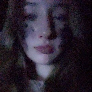 Meet your Posher, Kiya